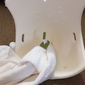 PUJ infant tub (for in sink) *towel not included*